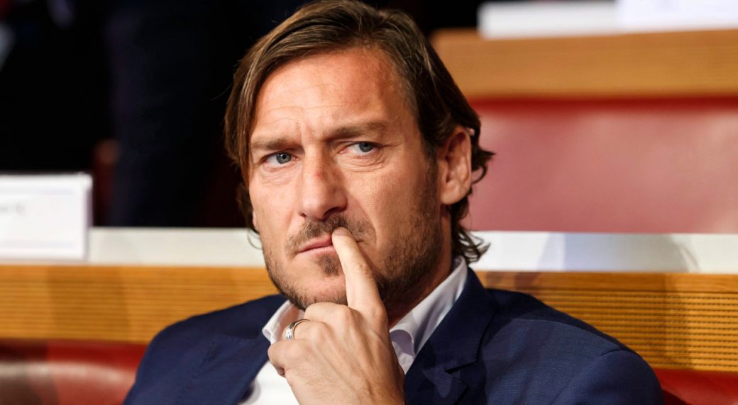 Francesco-Totti-leaves-as-roma-sports-leo