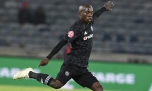 Orlando Pirates midfielder Ben Motshwari - Sports Leo