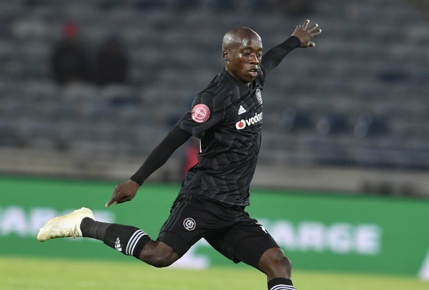 Orlando Pirates midfielder Ben Motshwari - Sports Leo