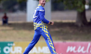 George Linde provides bite as Cape Cobras beat Dolphins - Sports Leo