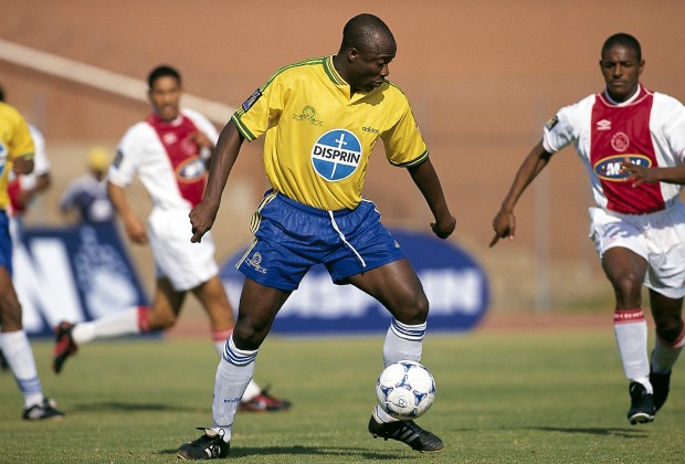 Former Cameroon player Feutmba pays tribute to Sundowns - Sports Leo