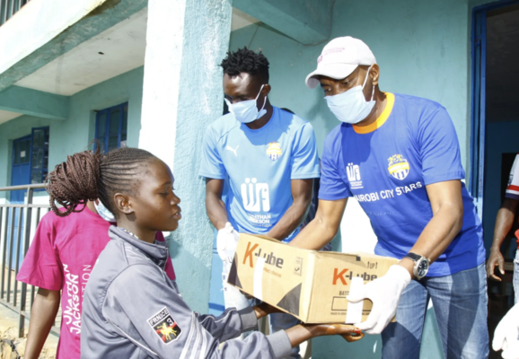 Kenyan football clubs help out poverty-stricken communities - Sports Leo