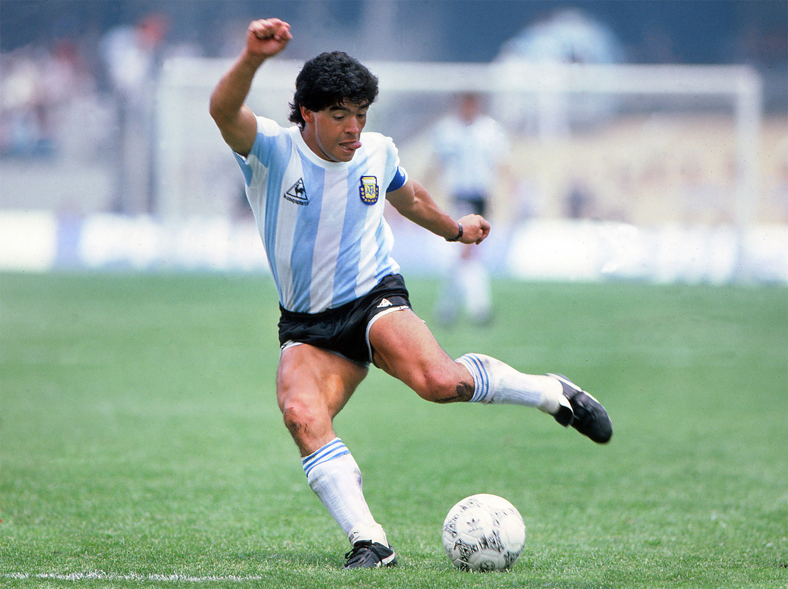 Argentine star Diego Armando Maradona passes on aged 60 - Sports Leo