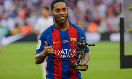 legendary Ronaldinho transfer from PSG to Barca