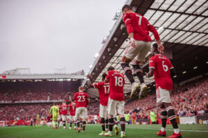 Manchester United line-up against Aston Villa