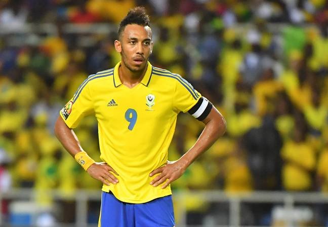 Aubameyang tests positive for COVID