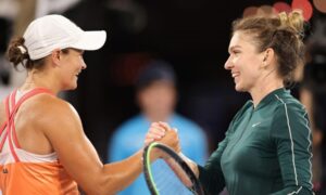 Simona Halep with Ashleigh Barty