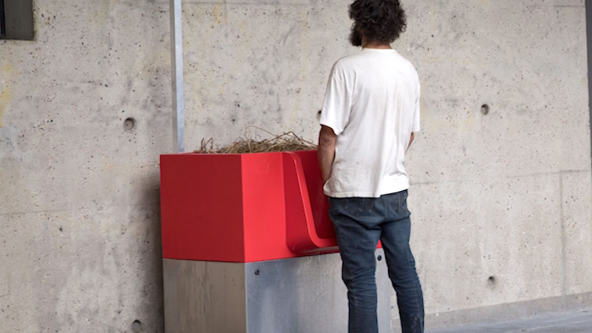 French Open air urinal