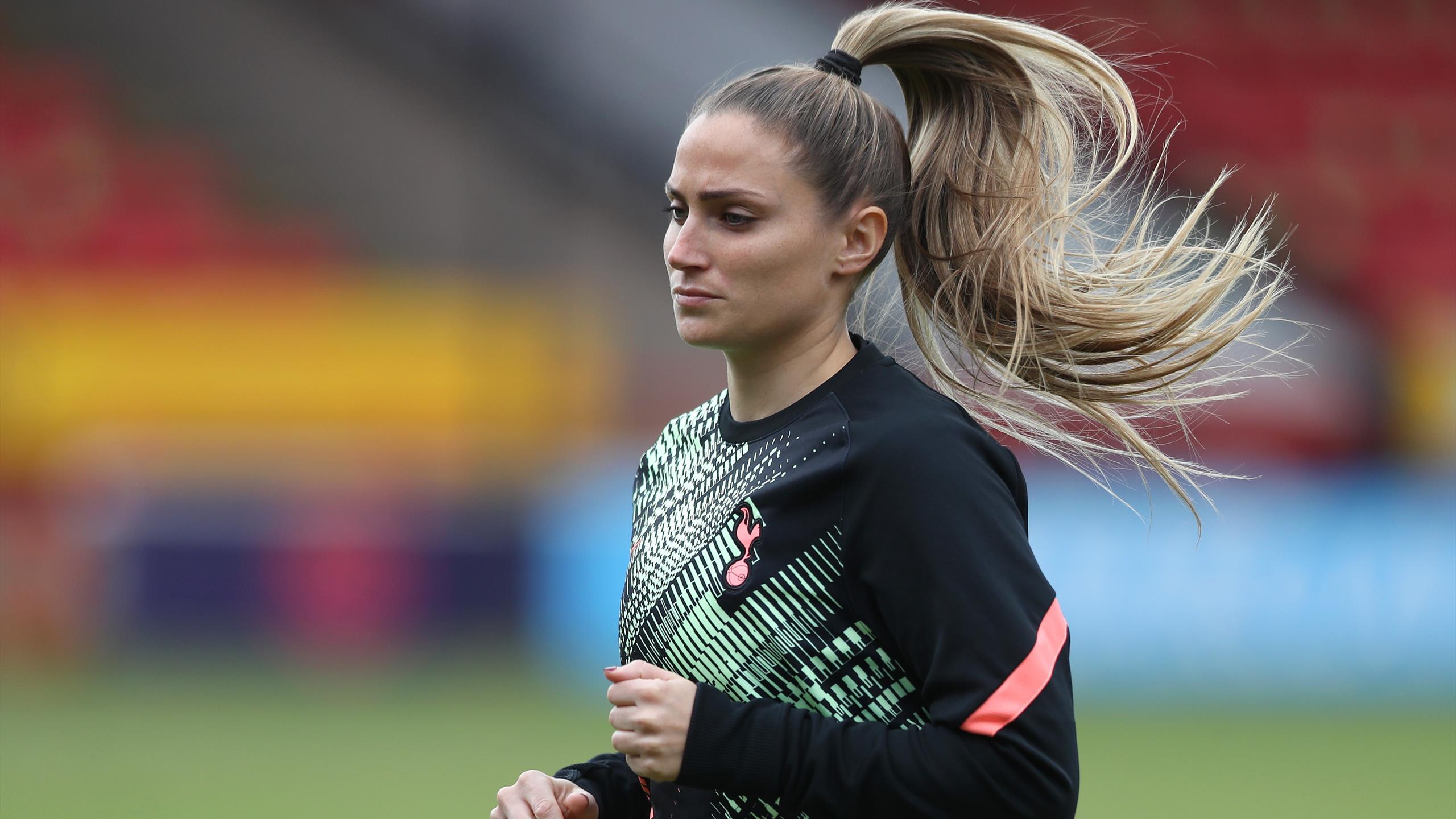 SHELINA ZADORSKY: hottest women football. 
