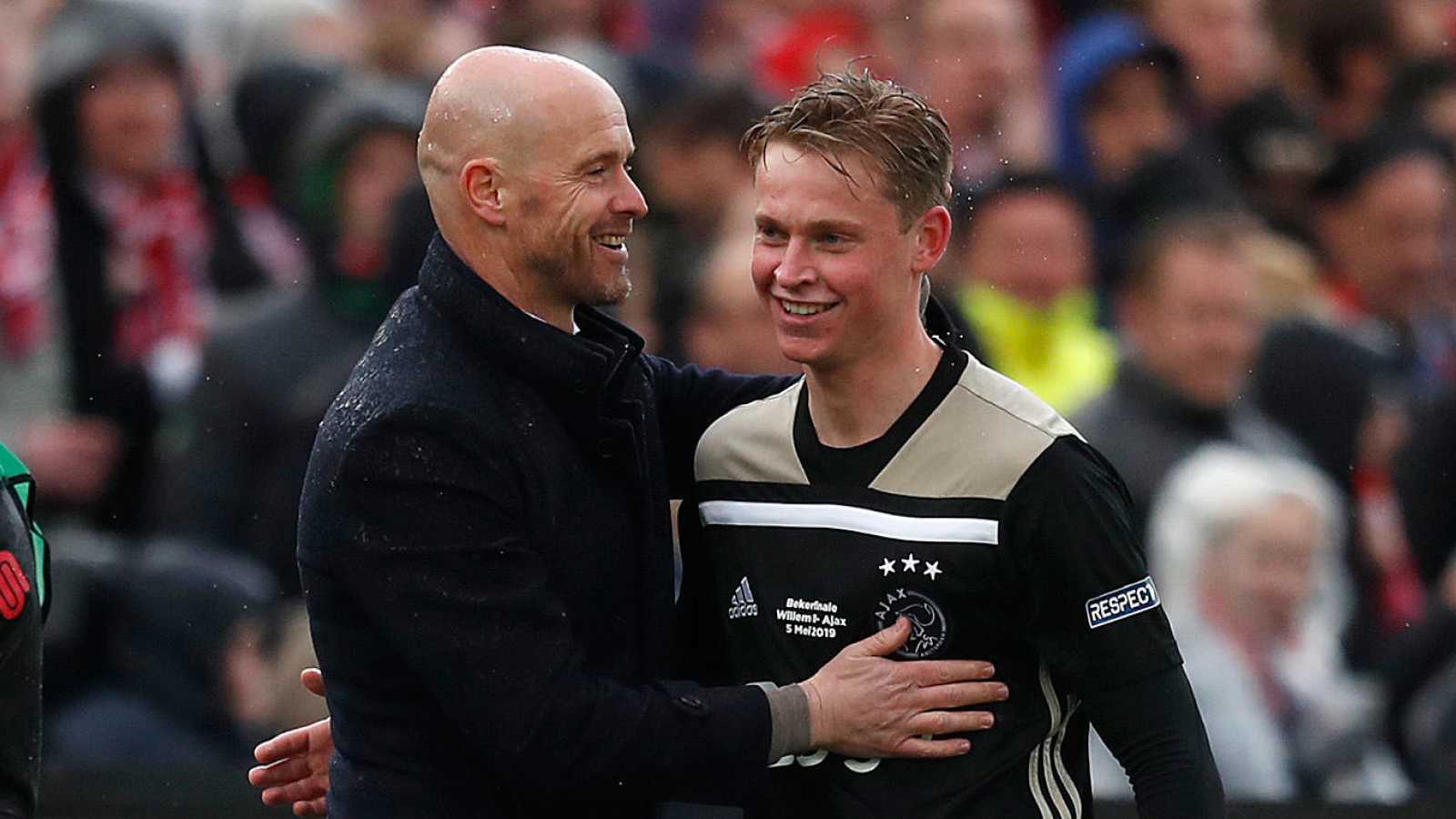 Erik ten Hag greeting Frenkie de Jong on the Ajax touchline