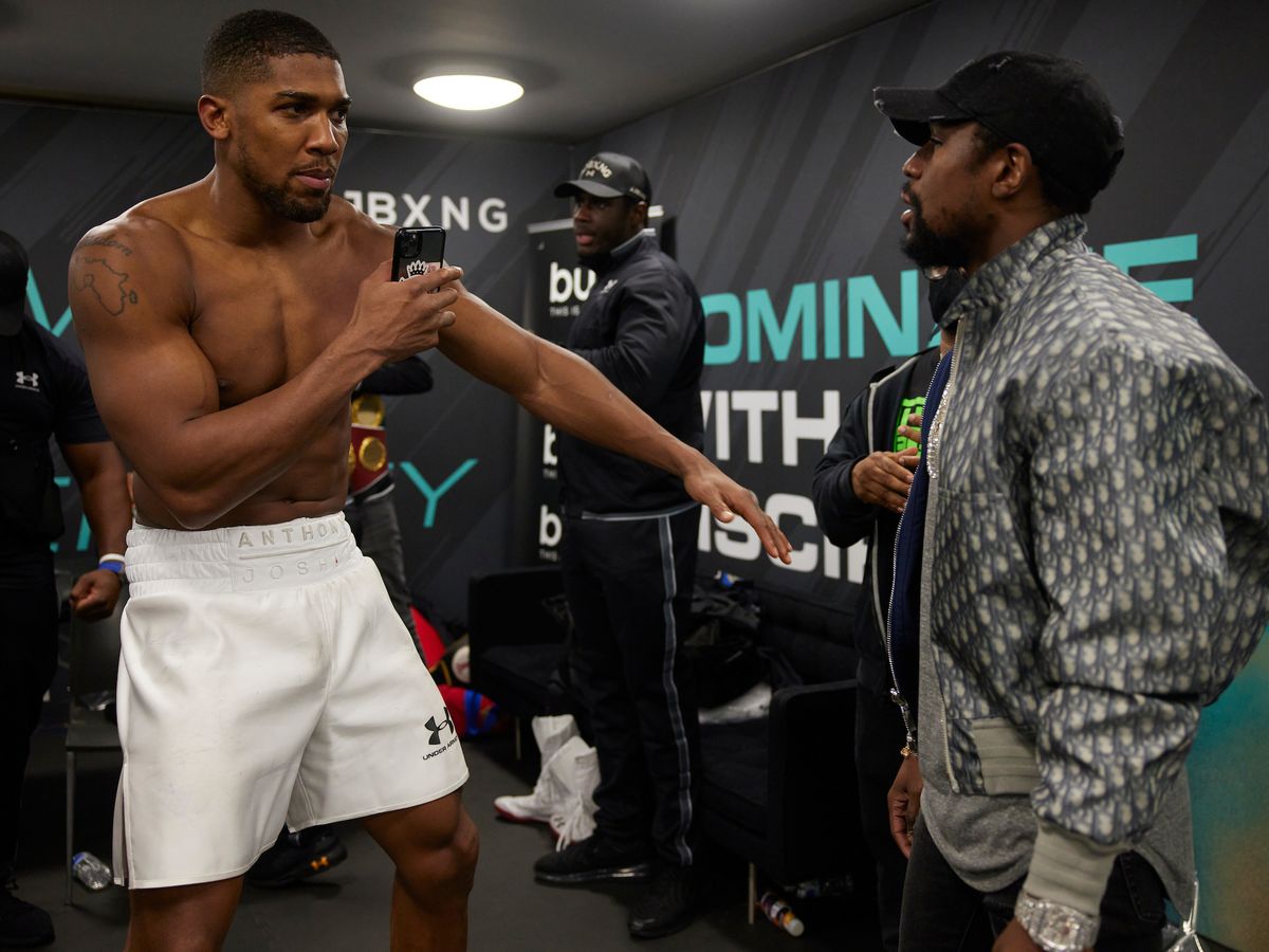 Anthony Joshua with Floyd Mayweather