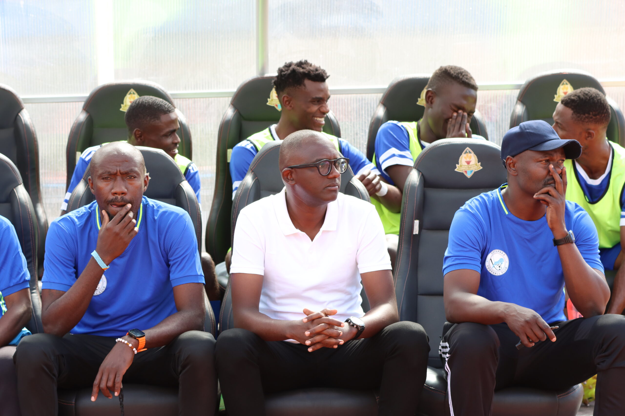 New Sofapaka FC head coach Francis Harigingo (CENTRE)