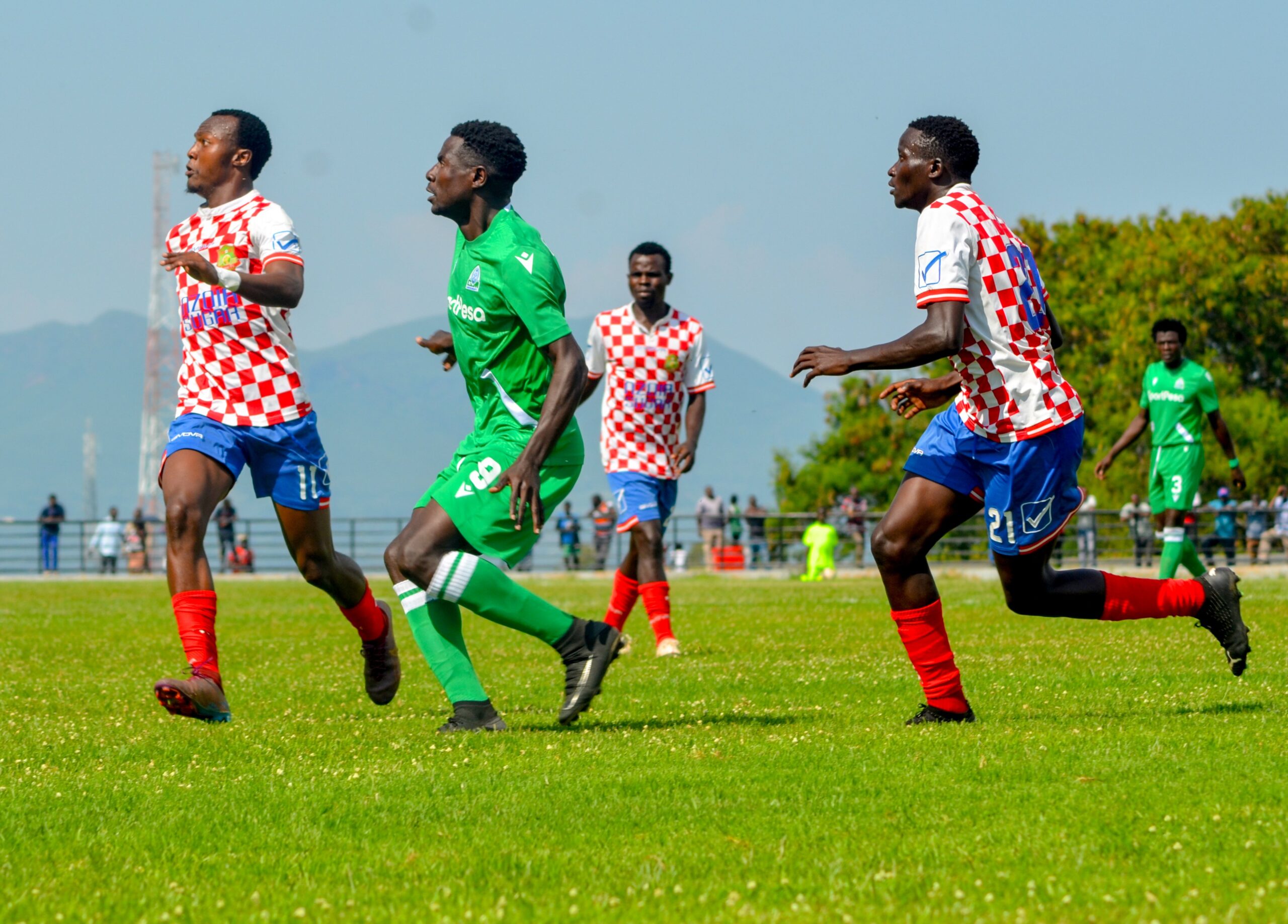 Action between Gor Mahia and Nzoia Sugar FC 