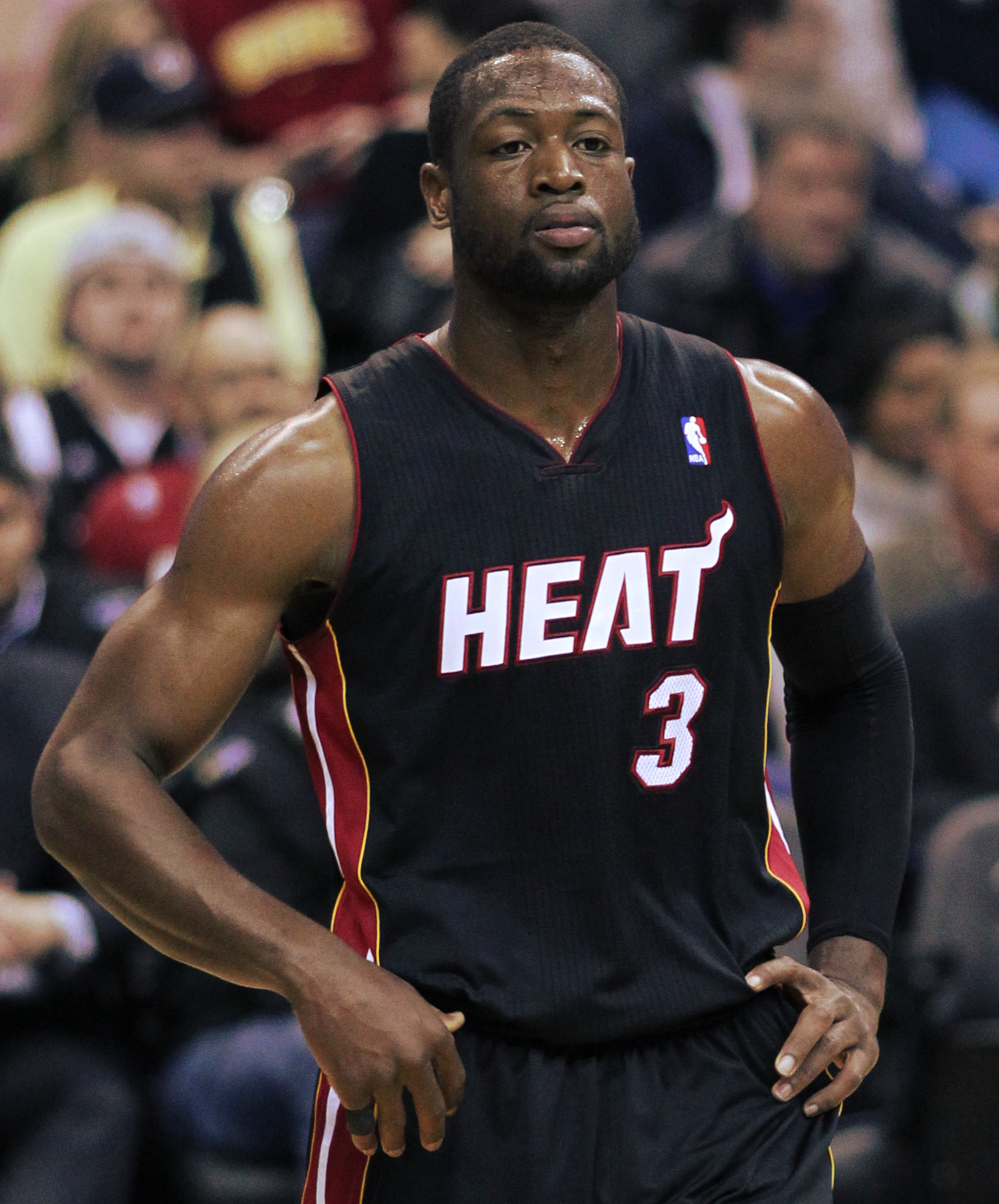 dwayne wade statue