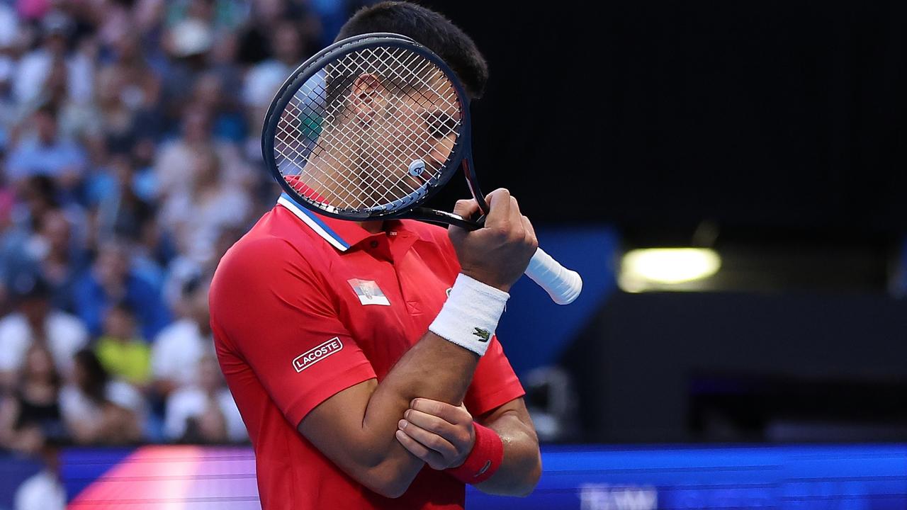 novak djokovic wrist injury