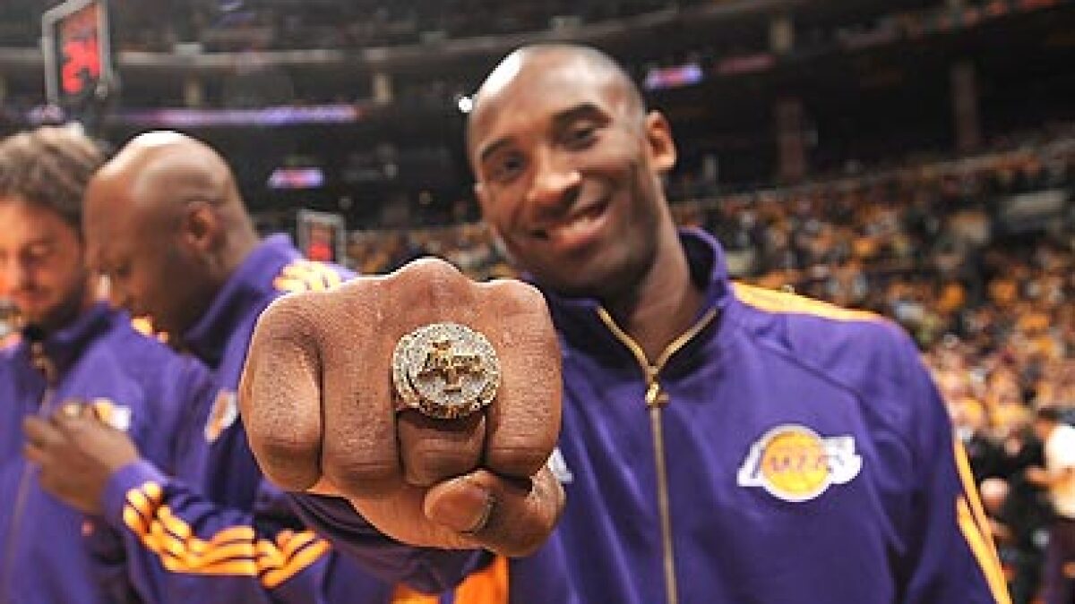 kobe bryant 2000 championship ring auction