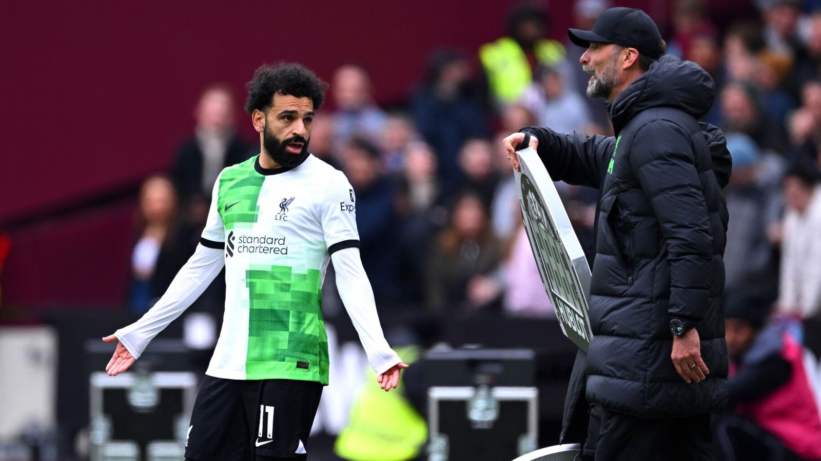 Jurgen Klopp and Mohammed Salah altercation.