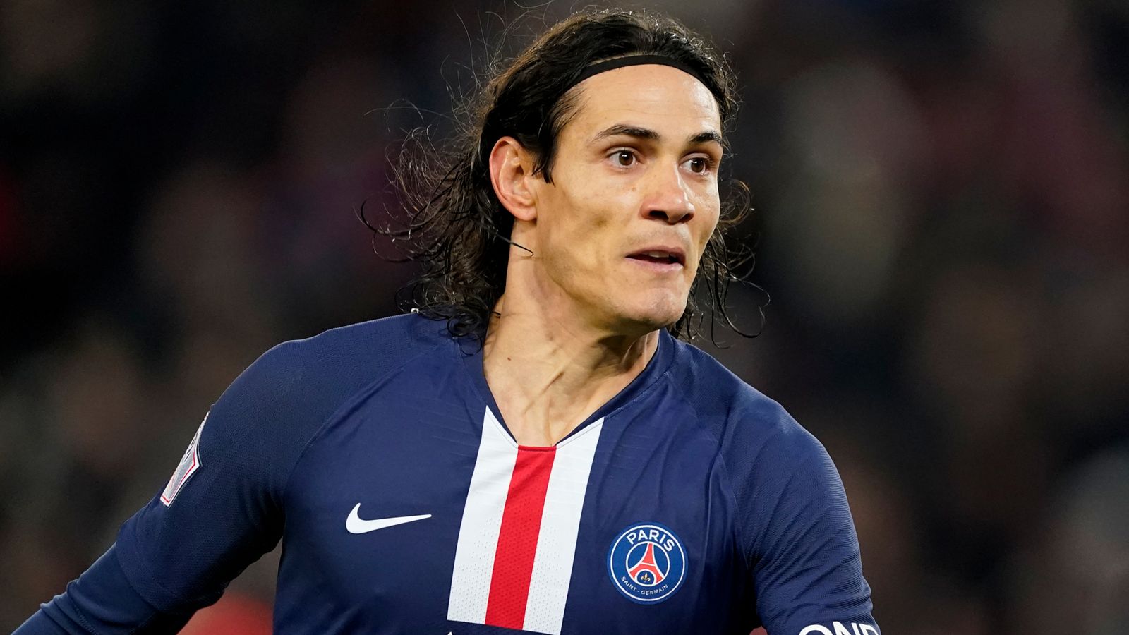 Edinson Cavani retires from international football