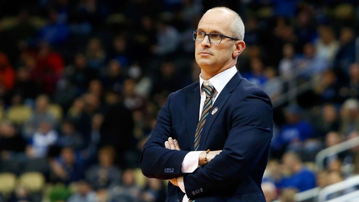 dan hurley uconn contract