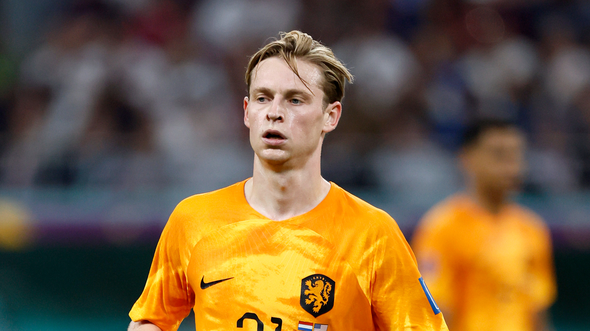 Frenkie de Jong hesitant on signing a contract extension with Barca